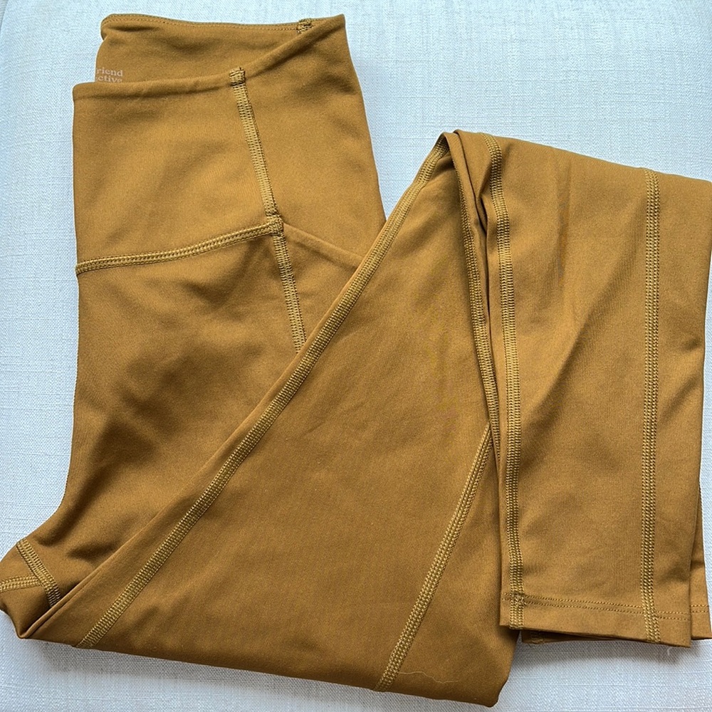 Girlfriend Collective High-Rise Compressive Leggings with Pockets - S